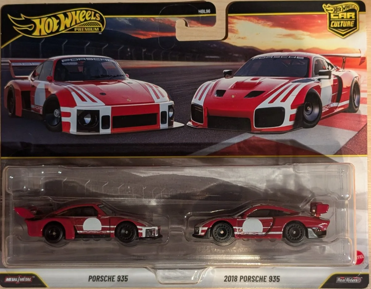 Photo of Hot Wheels 2026 Porsche 935 & 2018 Porsche 935 – Main view